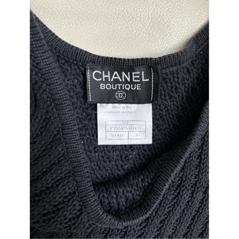 CHANEL excellent size